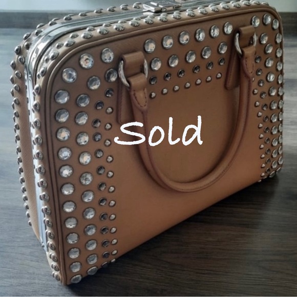Prada Handbags - Prada Lux Saffiano bag 🚩PRICE FIRM